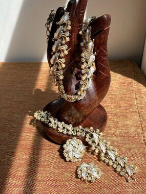 Vintage Gold-Tone Set Necklace, Bracelet & Clip-Ons Faux Pearls & Rhinestones